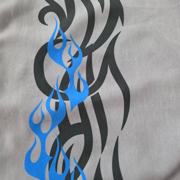 MT:2 Mens XXXL Grey Tribal Blue Flame Graphic Short Sleeve Button Up Shirt Y2K - Picture 4 of 8